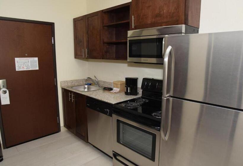 اتاق استاندارد برای معلولان, Home Away Kitchen Suites Enid