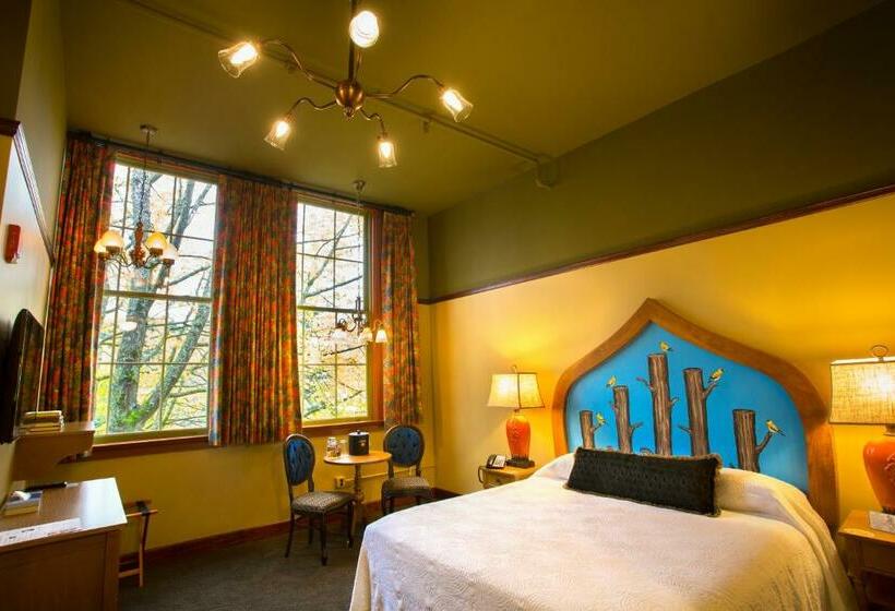 스탠다드 룸 킹사이즈 침대, Mcmenamins Anderson School