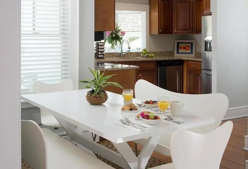 スイート, Shelter Island House