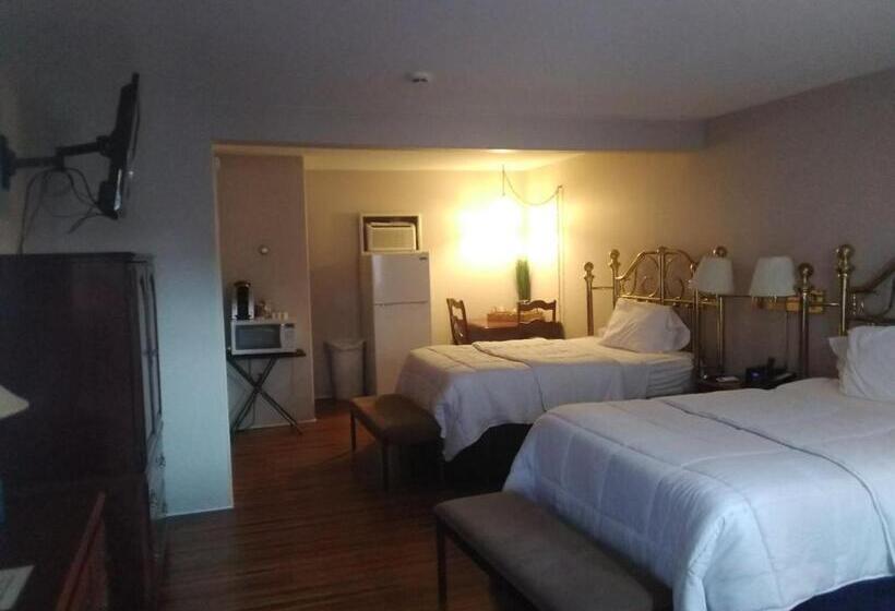 带2个双人床的标准工作室, Stay Saratoga