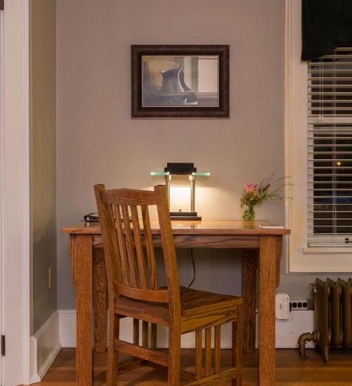 غرفة ديلوكس سرير كينج, Stewart Inn