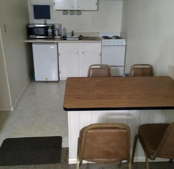 4인용 스탠다드 룸, Hunters Lodge Motel