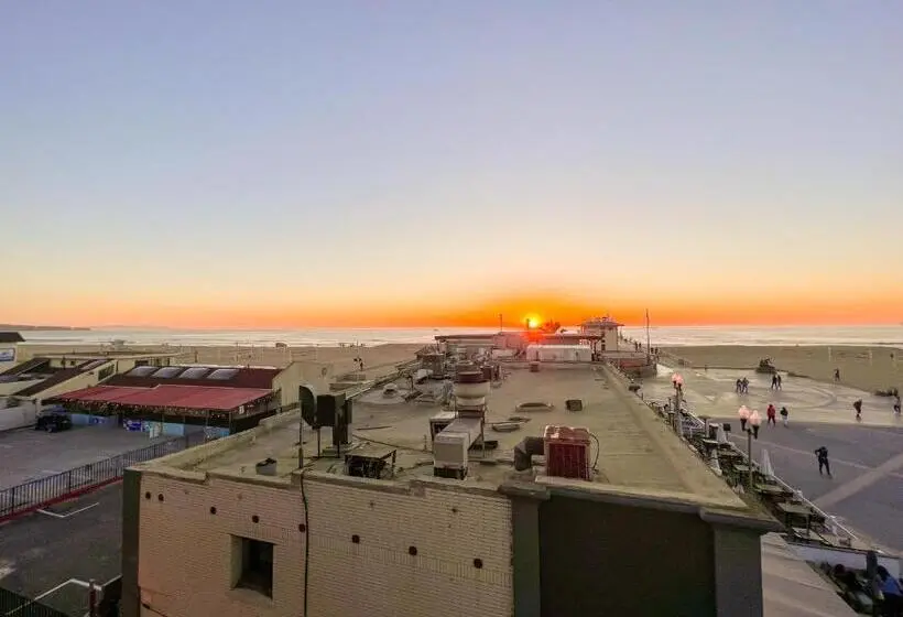 オーシャンビュースイート, Ith Los Angeles Beach Hostel