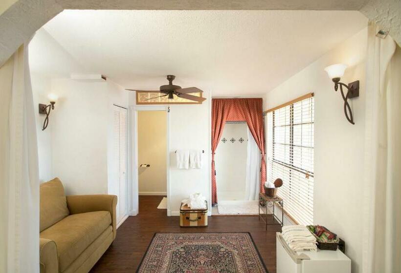 デラックススイート, Lakehouse Bed And Breakfast