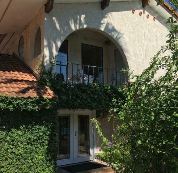 デラックススイート, Lakehouse Bed And Breakfast