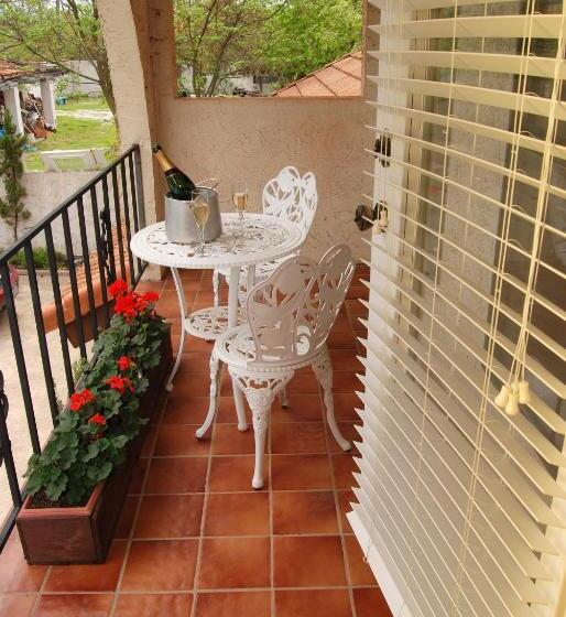 デラックススイート, Lakehouse Bed And Breakfast