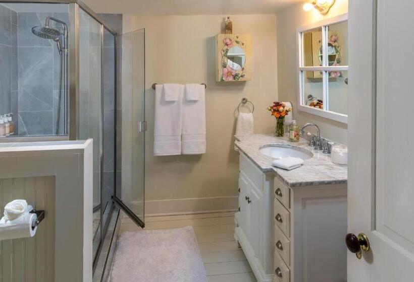 بنجلو قياسى غرفتين نوم, Maison D'memoire Bed & Breakfast Cottages