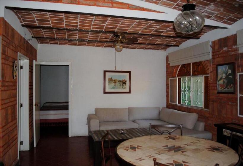 ‫فيلا غرفة نوم واحدة, Mama Chuy Hotel & Villas