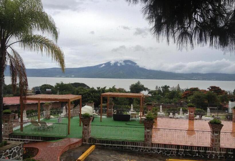 جناح عائلي, Mama Chuy Hotel & Villas