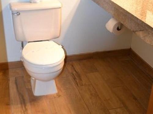 带特大床的豪华房间, Cowlitz River Lodge