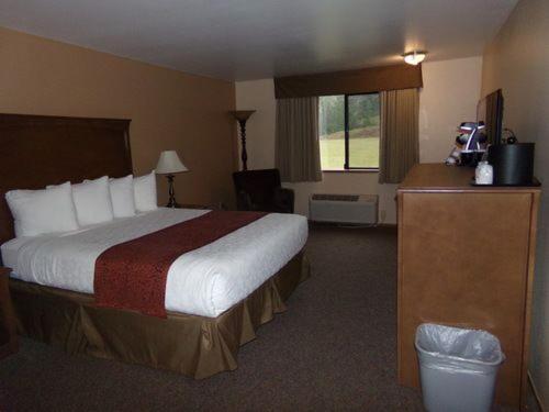 חדר דלוקס מיטת קווין, Cowlitz River Lodge