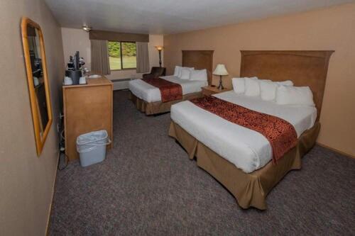 غرفة ديلوكس سرير ملكى, Cowlitz River Lodge