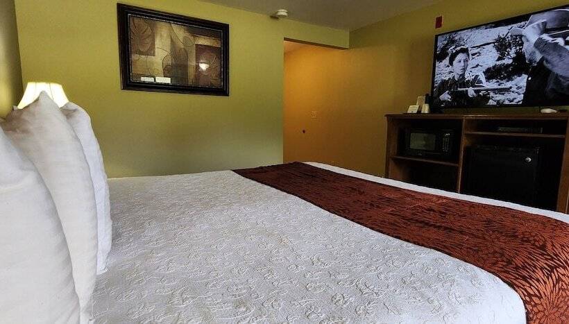 带特大床的豪华房间, Cowlitz River Lodge