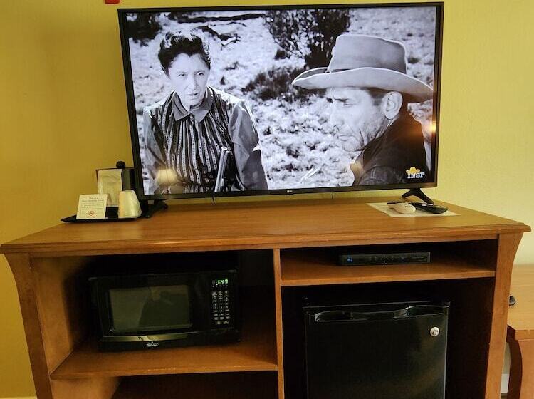 带特大床的豪华房间, Cowlitz River Lodge