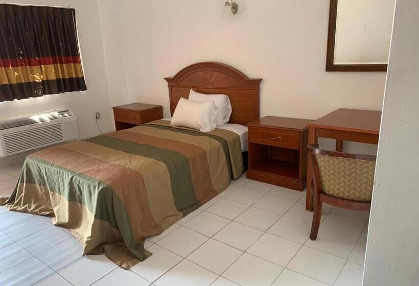 استودیوی لوکس, Encore Inn