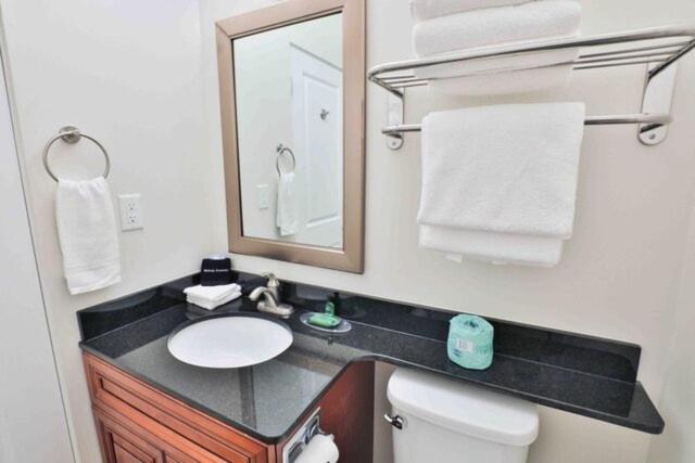 חדר סטנדרט עם מיטת קינג, Nader S Motel & Suites