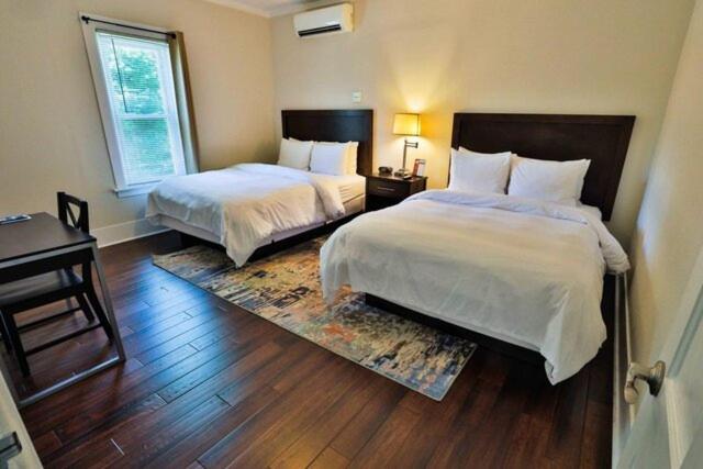Люкс Повышенной Комфортности, Nader S Motel & Suites