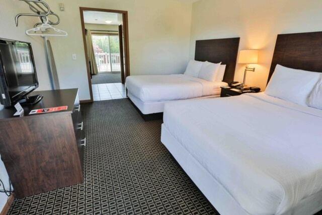 סוויטת ג'וניור עם מרפסת, Nader S Motel & Suites