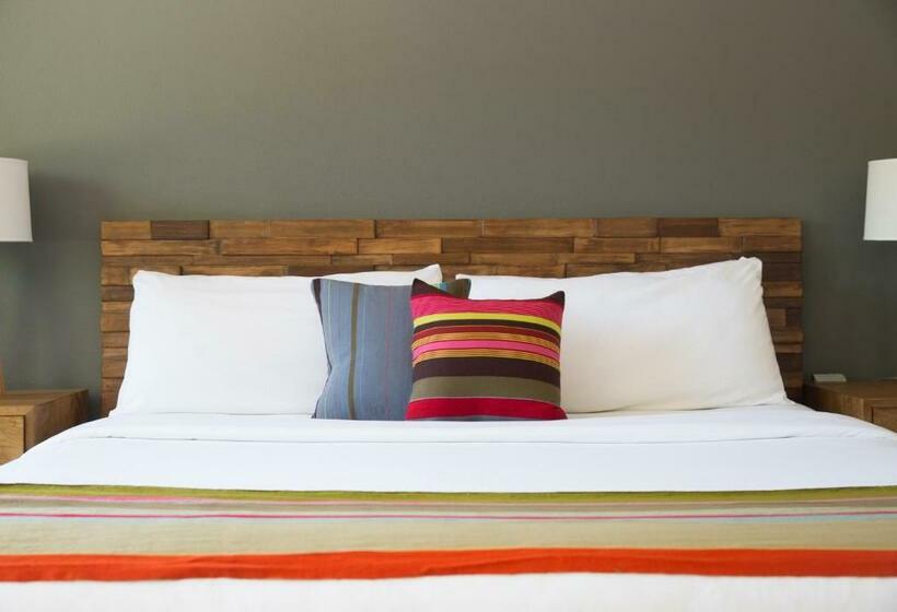 스탠다드 룸 1층, Santiago Resort   Palm Springs Premier Gay Men’s Resort