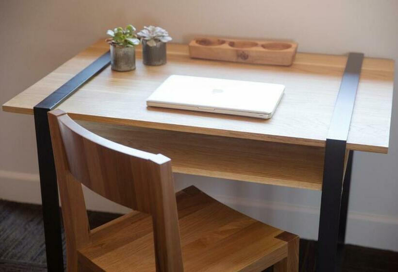 스탠다드 룸 1층, Santiago Resort   Palm Springs Premier Gay Men’s Resort