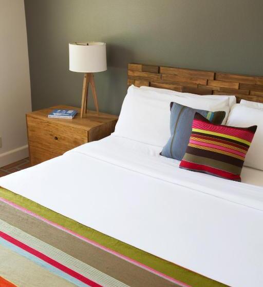 스탠다드 룸 킹사이즈 침대, Santiago Resort   Palm Springs Premier Gay Men’s Resort