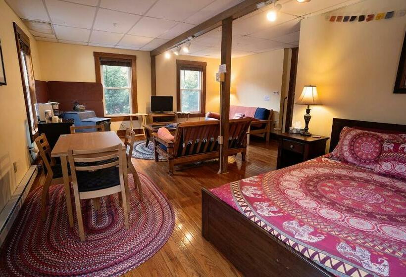 غرفة ديلوكس, The Notch Hostel