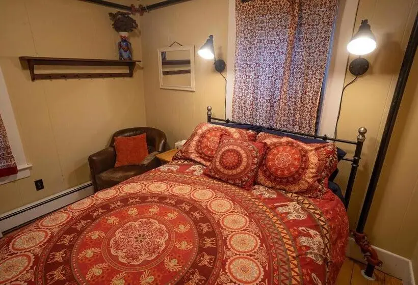 اتاق استاندارد, The Notch Hostel