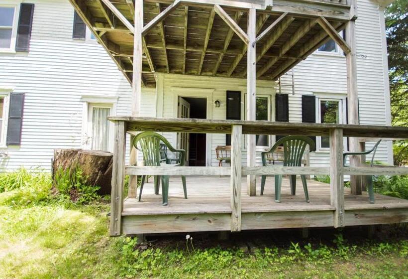 سرير فى غرفة مشتركه, The Notch Hostel