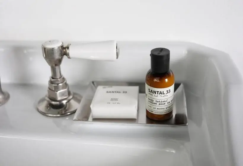 اتاق استاندارد با تخت بزرگ برای معلولان, The Robey, Chicago, A Member Of Design Hotels