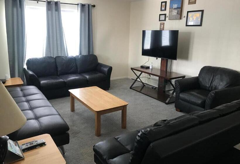 بنجلو قياسى غرفتين نوم, Upper Deck Hotel And Bar   Adults Only