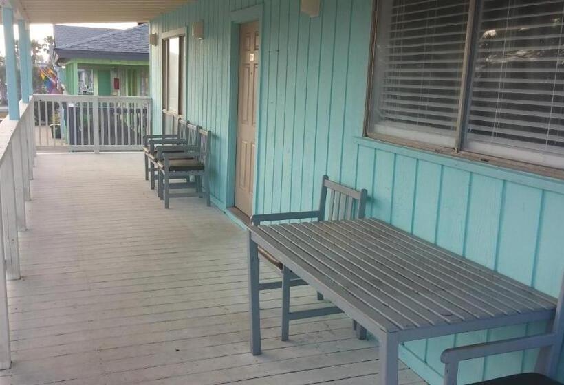 بنجلو قياسى غرفتين نوم, Upper Deck Hotel And Bar   Adults Only