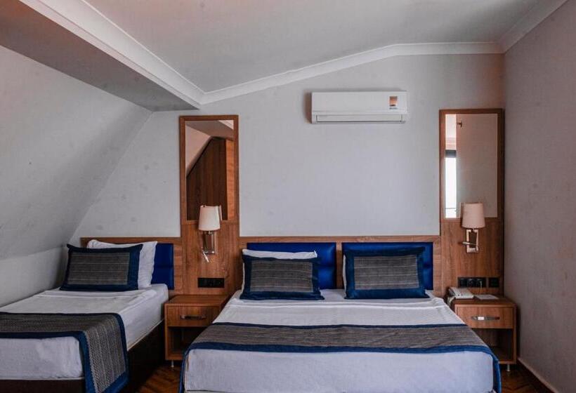 غرفة قياسية ثلاثية, Relax Beach