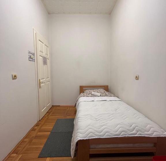 اتاق استاندارد یک نفره, Rooms Asceric