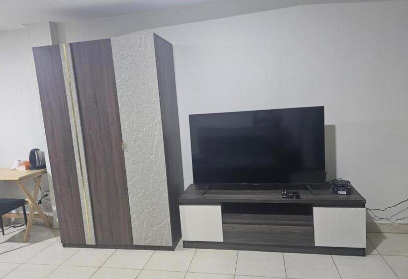Номер Стандарт с Балконом, Cozy Guesthouse