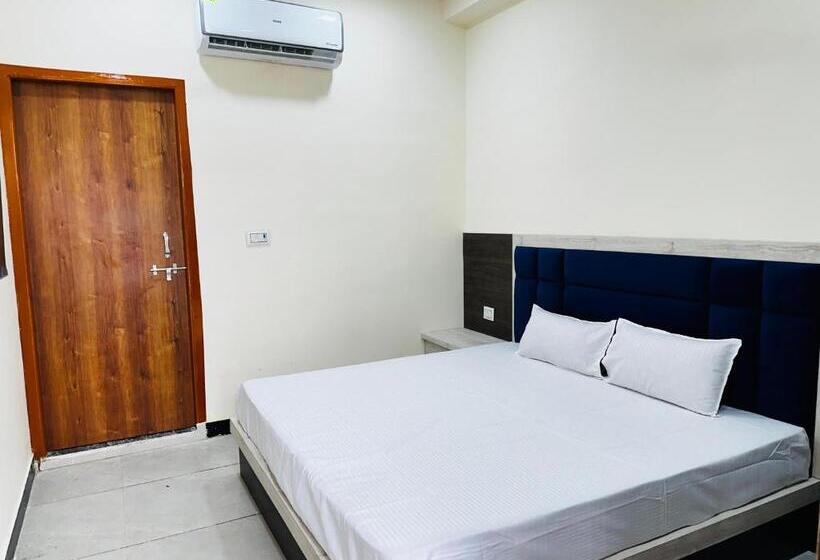 غرفة ديلوكس, Golden Oasis Near Danik Bhaskar Office