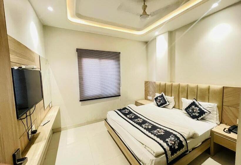 豪华房间, Gurmehar