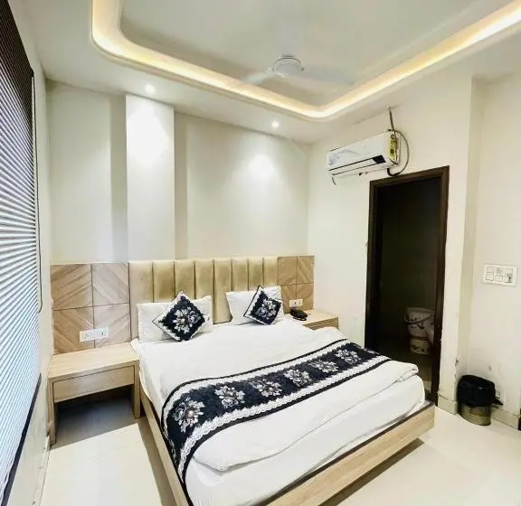 Deluxe Zimmer, Gurmehar