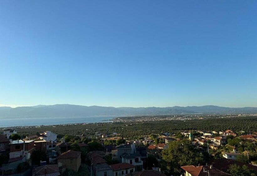 Camera Deluxe Vista Mare, Luv