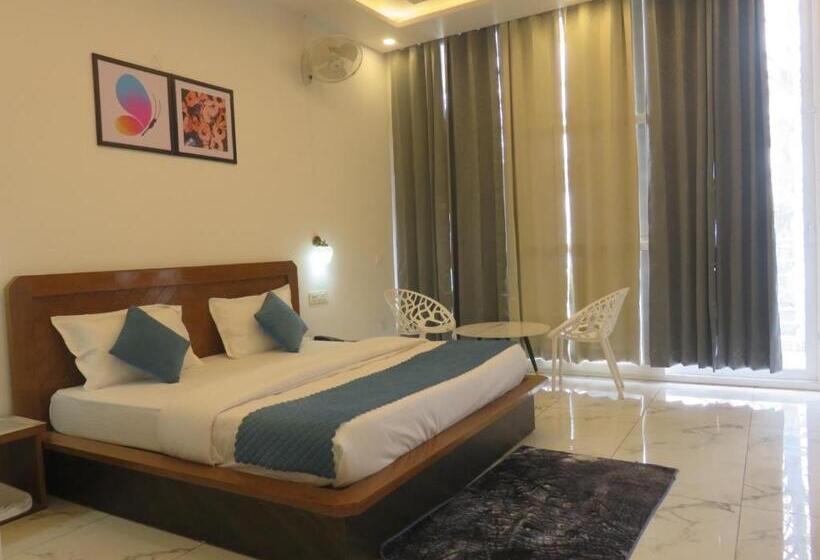 디럭스 룸, The Pine Paradise