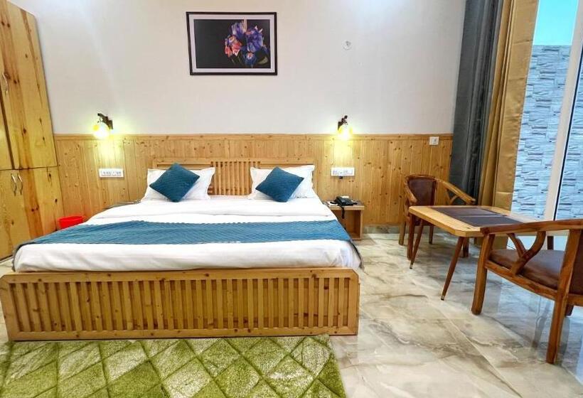 수피리어 룸, The Pine Paradise