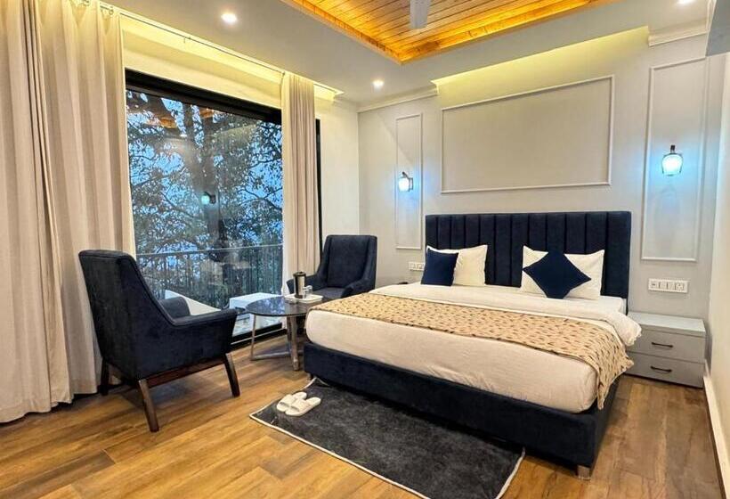 غرفة قياسية مزوَّدة بشُرفة, Westend