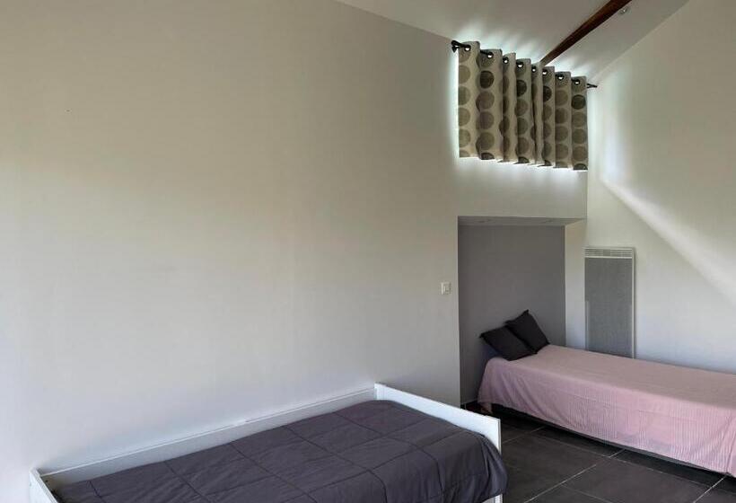 패밀리 룸, La Caminade