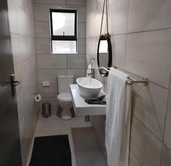 デラックスルーム, Luyana Guesthouse