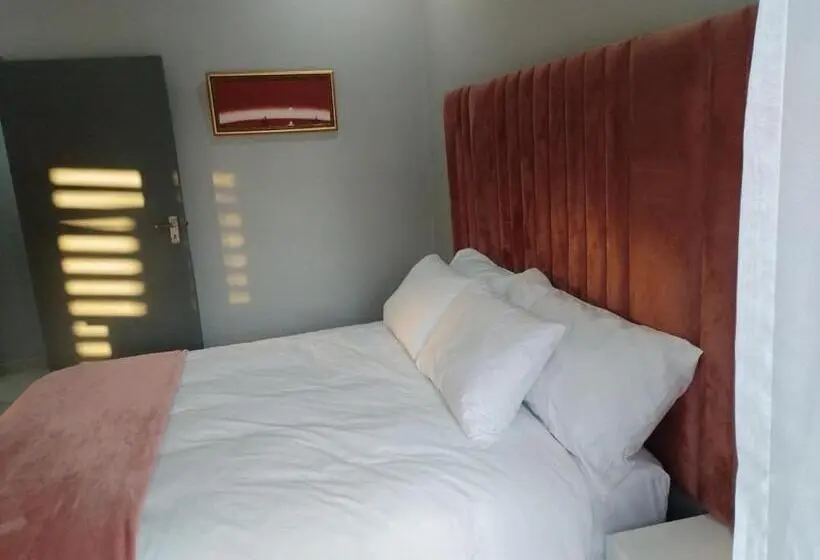 デラックスルーム, Luyana Guesthouse