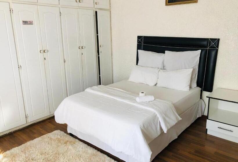 スタンダードルーム, Mukwano Guesthouse