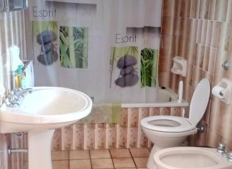 스탠다드 룸 공동 욕실, Sardinia House With Garden