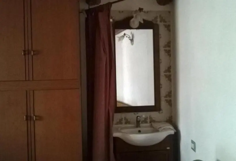 バスルーム共同エコノミー4人部屋, Sardinia House With Garden