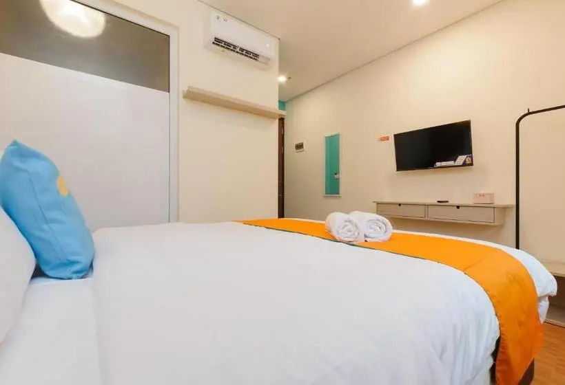 Deluxe Rum, Sans Hotel Tajur Bogor