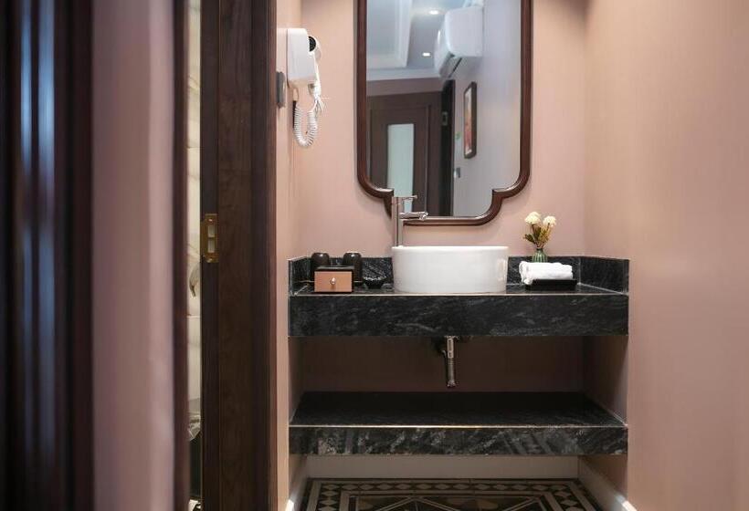 سوئیت با بالکن, Acoustic Premium Hotel & Spa