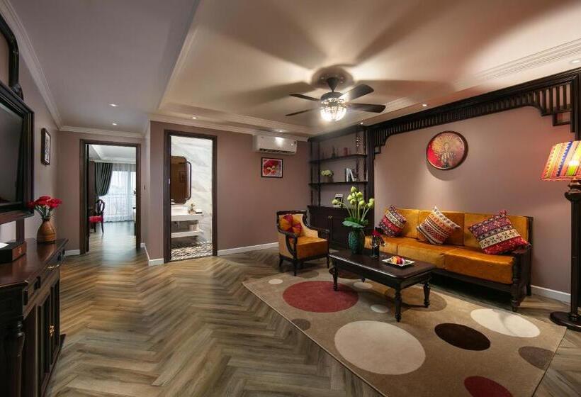 سوئیت با بالکن, Acoustic Premium Hotel & Spa